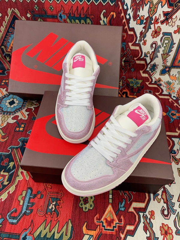 ナイキ靴側面デザイン